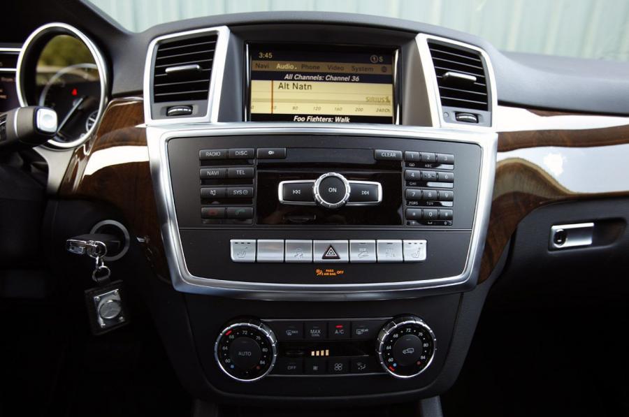  Mercedes-Benz ML350 BlueTEC 4Matic 2012 года  (фото 16 из 43)